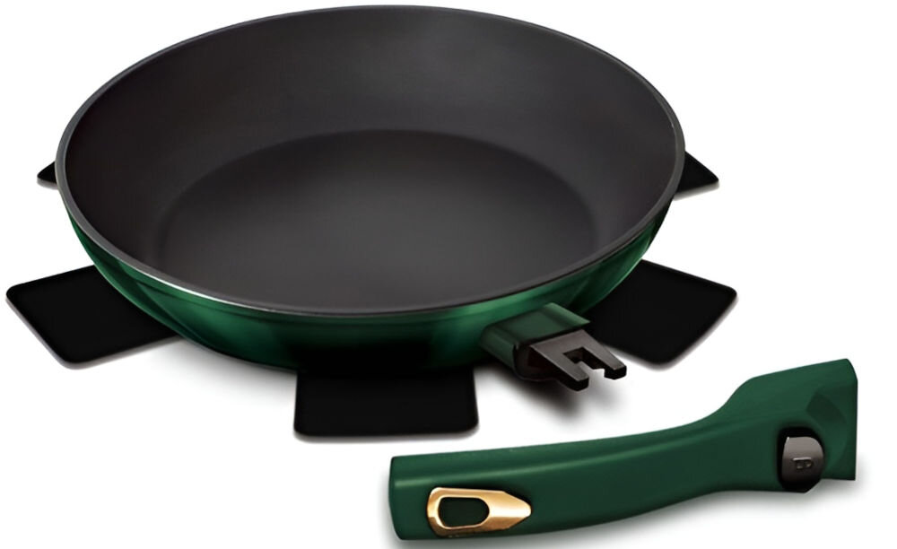 Patelnia BERLINGER HAUS Emerald Edition BH/6087 24 cm zielona patelnia odpinana rączka leży obok elementy złotego średnica 24 cm trwałość stylowy design kute aluminium wewnętrzna powłoka tytanowa zapobieganie przywieraniu odporna na zarysowania system Turbo Induction szybkie nagrzewanie oszczędność do 35 % energii odpinana rączka typy soft- touch komfort użytkowania możliwość mycia w zmywarce 