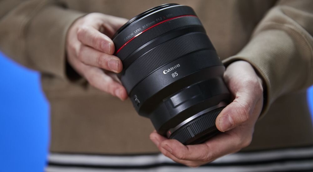 Obiektyw CANON RF 85 mm f-1.2L USM DS   ogniskowa przysłona ostrość pierścienie optyka soczewki powłoki montaż bagnet światło jasność zoom filtry waga
