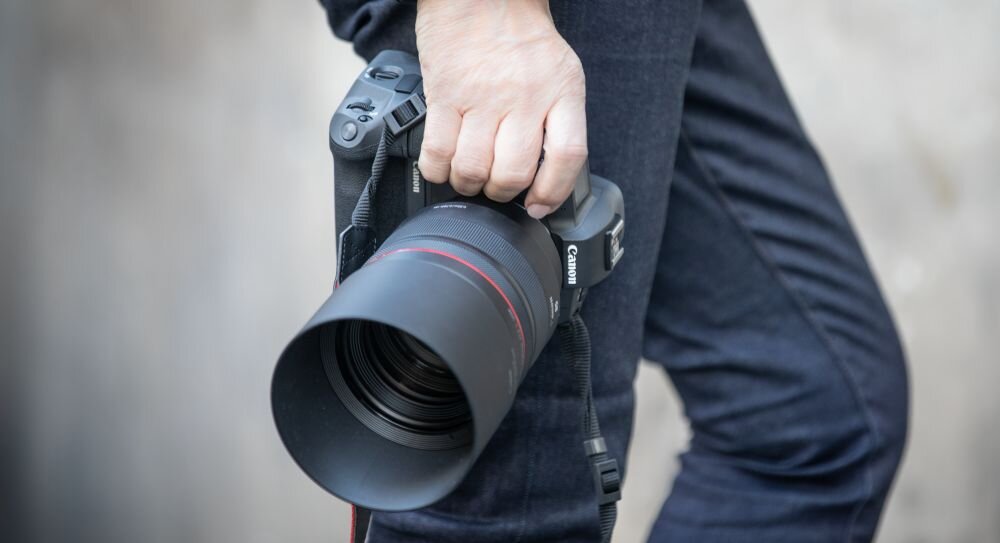 Obiektyw CANON RF 85 mm f-1.2L USM DS   ogniskowa przysłona ostrość pierścienie optyka soczewki powłoki montaż bagnet światło jasność zoom filtry waga