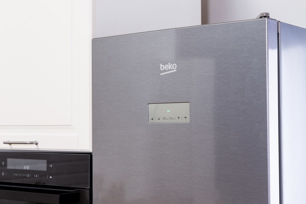 Lodowka-BEKO-MCNE366E40ZXBN klasa energetyczna wygląd ogólny