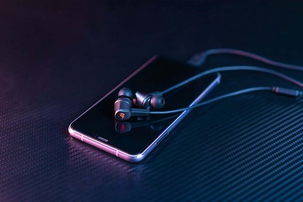 Słuchawki ASUS ROG CETRA - szerokie pasmo przenoszenia nowoczesna technologia