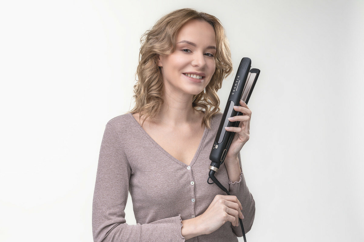 Prostownica GÖTZE & JENSEN Diamond DHS900S przewod obrotowy wskaznik