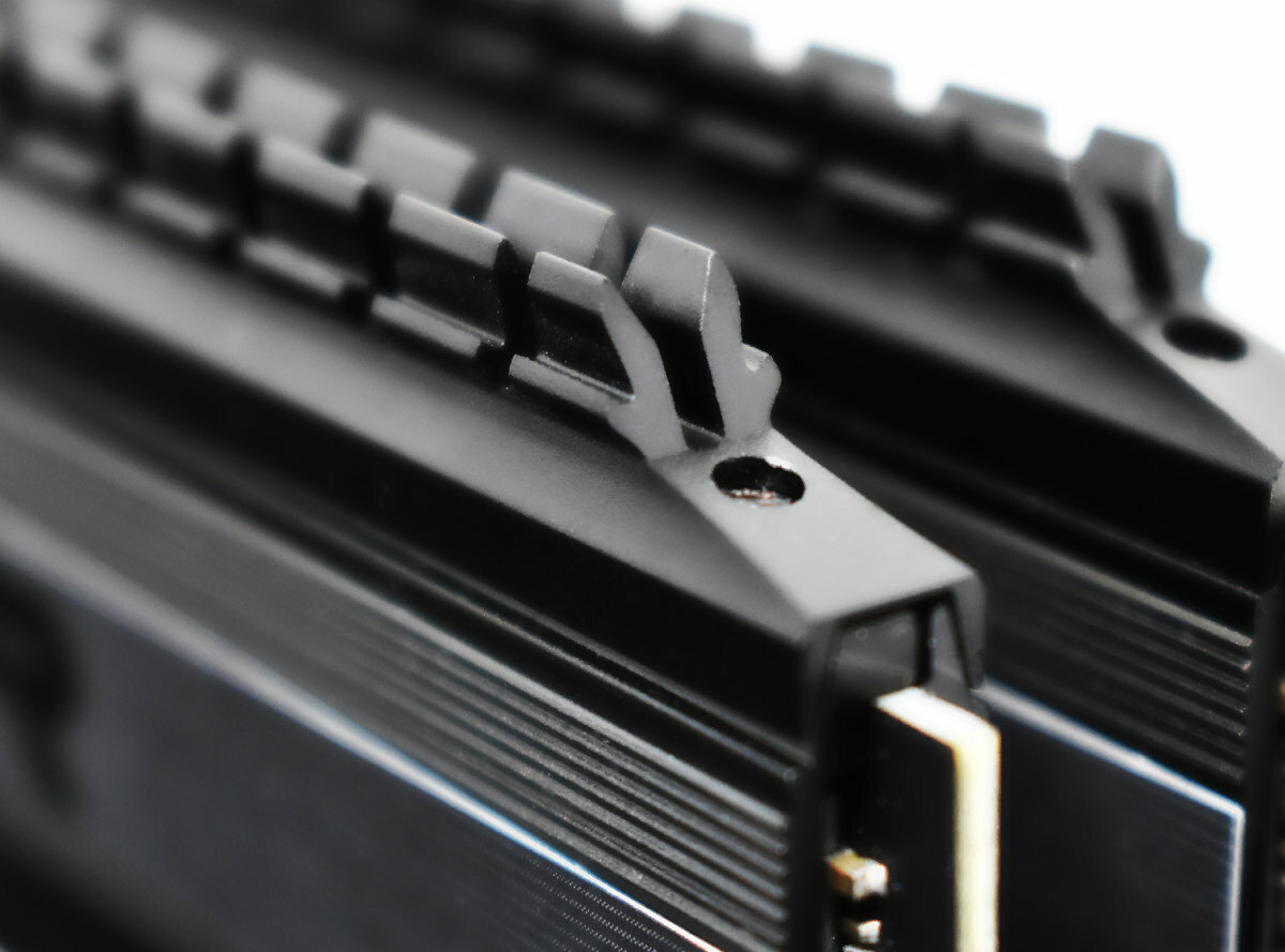 RAM-PATRIOT-VIPER-4-BLACKOUT-32GB-2