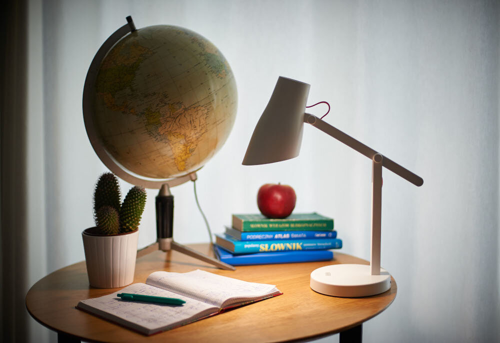 Lampka biurkowa NEWELL Sundesk NH002 kompaktowosc