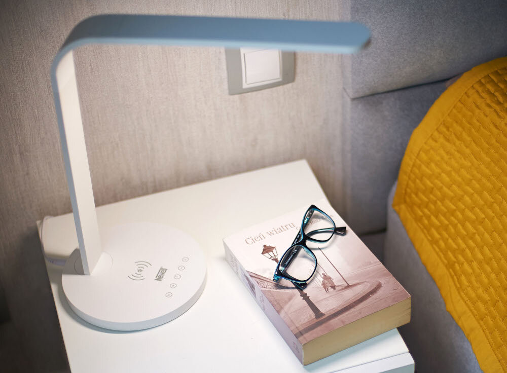 Lampka biurkowa NEWELL Sundesk NH001 kompaktowosc antyposlizgowa podstawka