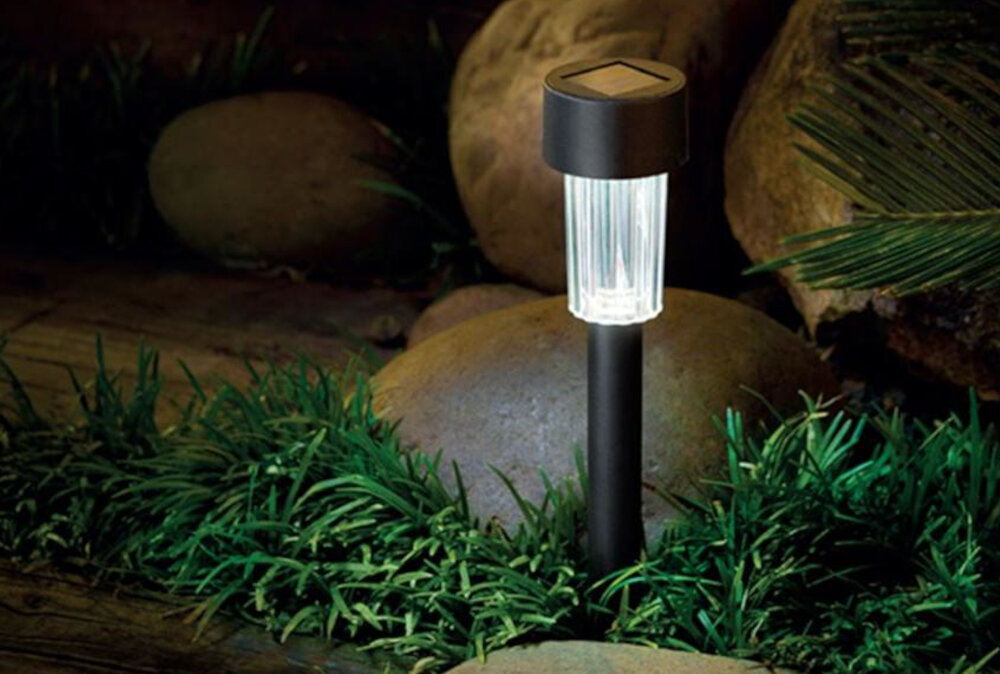Lampa solarna SASKA GARDEN 1020693 trwala z wysokiej jakosci tworzywa PP klasa odpornosci IP44 odpornosc na wode i warunki atmosferyczne praca w temperaturach od -20°C do +50°C