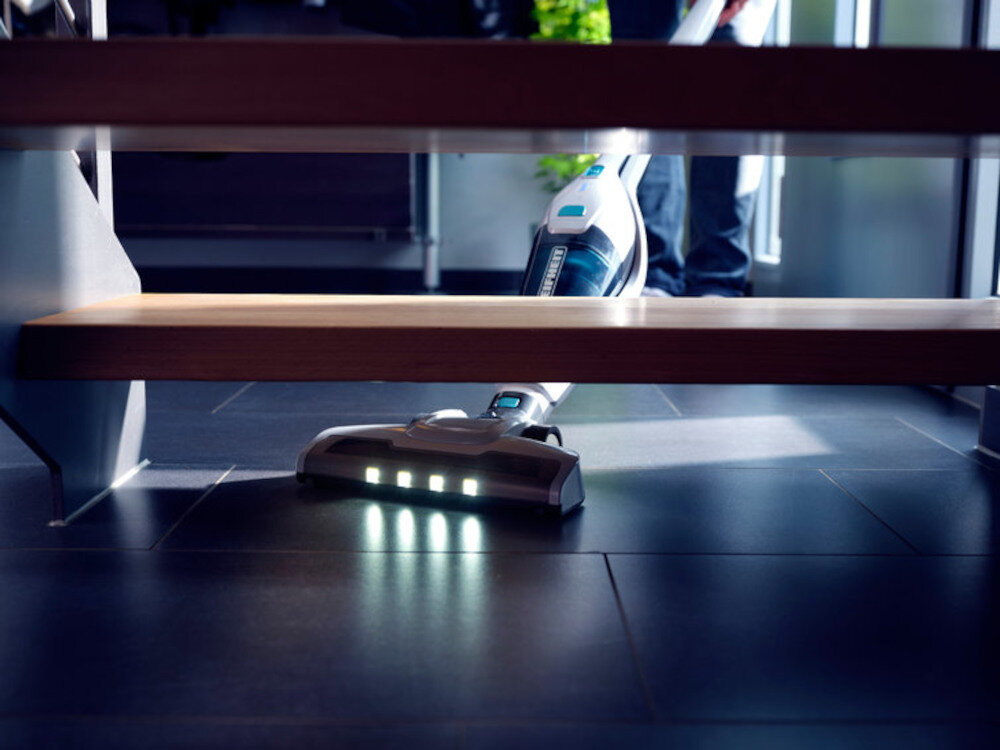 Odkurzacz LEIFHEIT Rotaro PowerVac 2w1 oswietlenie LED wyposazenie miekkie kolka nie niszcza podlog 4 diody LED urzadzenie