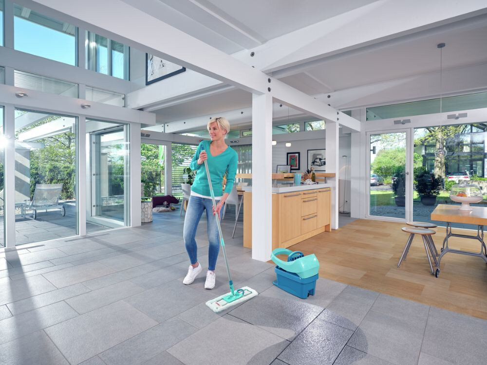 Zestaw z mopem LEIFHEIT Profi 55096 design prezentacja wizualizacja wygląd sprzątanie bez wysiłku