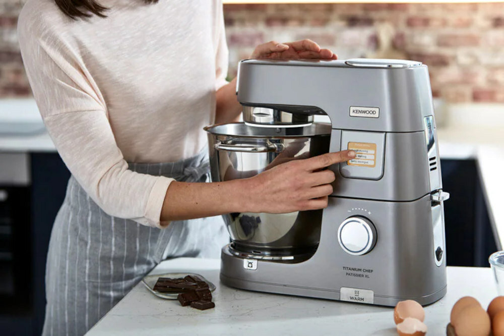 Robot wielofunkcyjny KENWOOD Titanium Chef Patissier XL KWL90.244SI 1400W z wbudowana waga i funkcja gotowania (2 misy w zestawie) moc 1400 W cichy wytrzymaly silnik