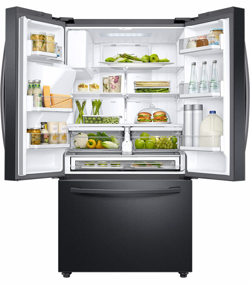 Wnętrze lodówki obrazujące rozmieszczenie przykładowych produktów