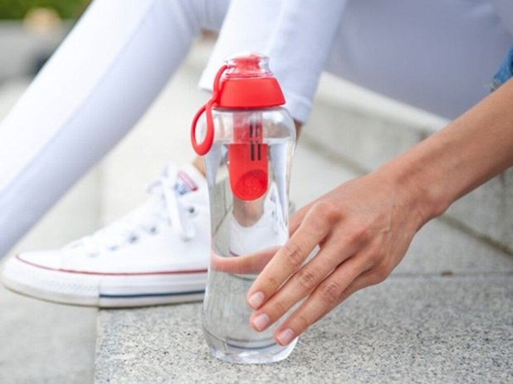 Butelka filtrująca DAFI Soft 300 ml +  filtr Czerwony kompaktowe wymiary, ergonomiczna konstrukcja, bez kupowania plastikowych butelek, różnorodne kolory