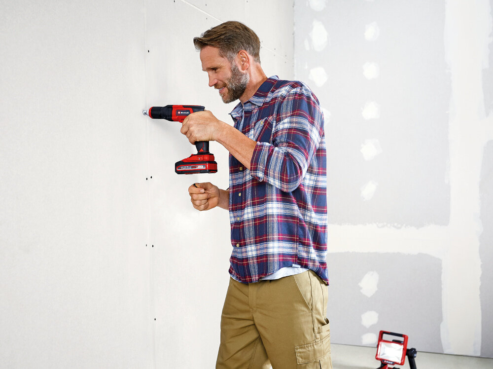 Wkrętarka EINHELL TE-DY 18 Li-Solo 4259980 komfort pracy ergonomiczna konstrukcja miekki uchwyt wygoda efektywnosc magnetyczny uchwyt HEX ¼ cala szybka blyskawiczna wymiana akcesoriow