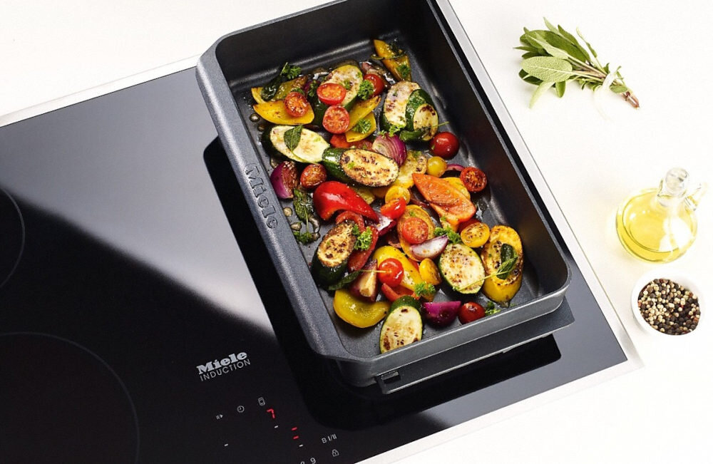 Brytfanna GOURMET HUB 62-22 42 cm na roznych rodzajach kuchenek
