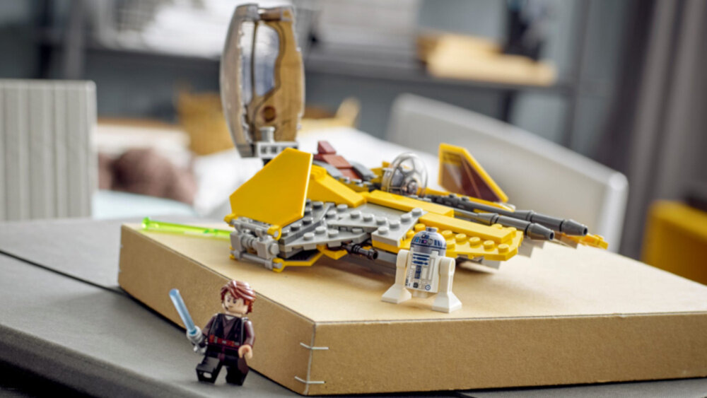 LEGO Star Wars Jedi Interceptor Anakina  - kreatywne odgrywanie scen z filmu