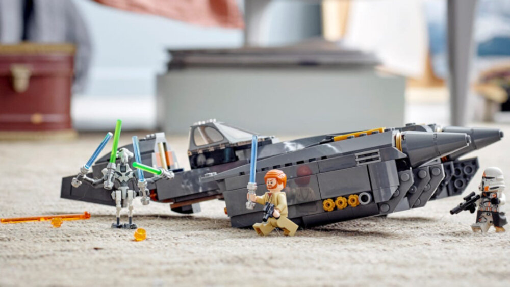 LEGO Star Wars Gwiezdny myśliwiec generała Grievousa  - kreatywne odgrywanie scen z filmu