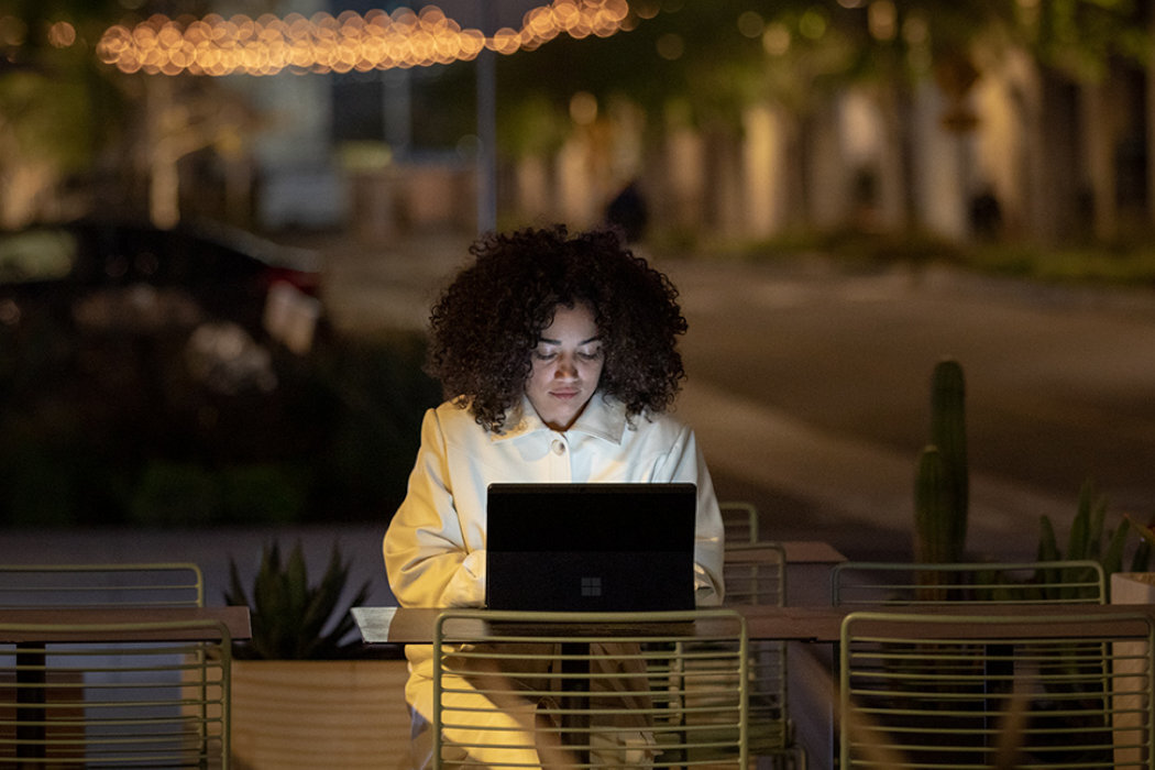 Klawiatura Microsoft Surface Pro Signature Type Cover X kolory materiał luksus potęga rzeczywistość konstrukcja wygoda wszechstronność