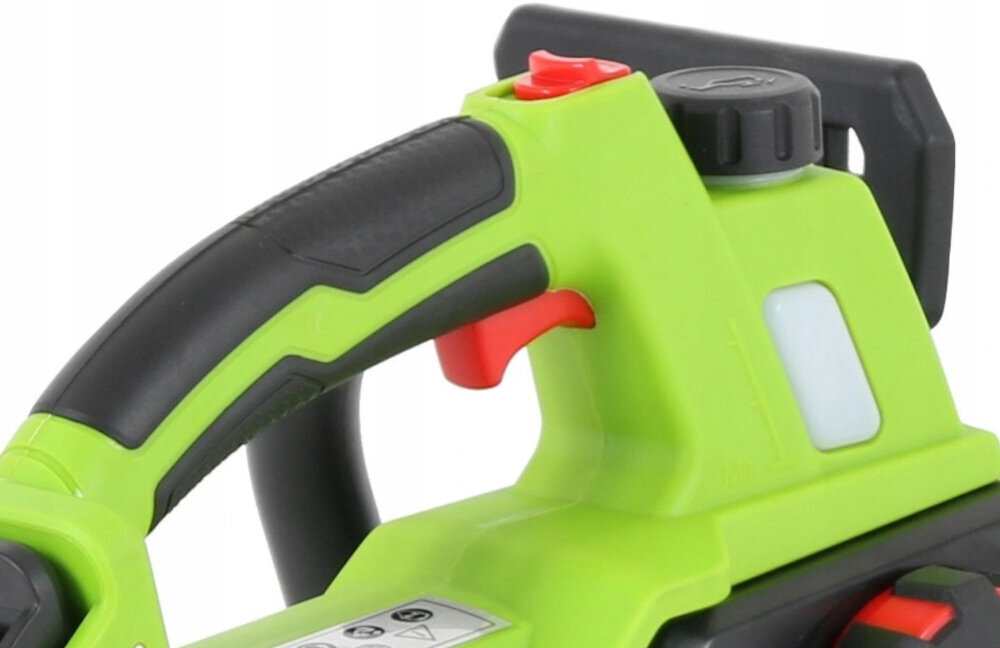 Piła akumulatorowa 4GARDEN AP2521 niewielka masa waga 2 kg precyzyjny hamulec wygodny uchwyt obudowa o zwiększonej odporności na pękanie z wysokiej jakości tworzywa sztucznego trwałość odporność na uszkodzenia mechaniczne wysokiej jakości sprzęt ogrodniczy