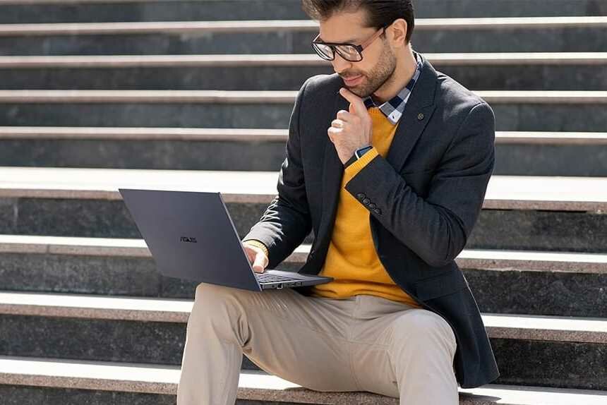 Laptop ASUS ExpertBook P2451FA - Matowa powłoka