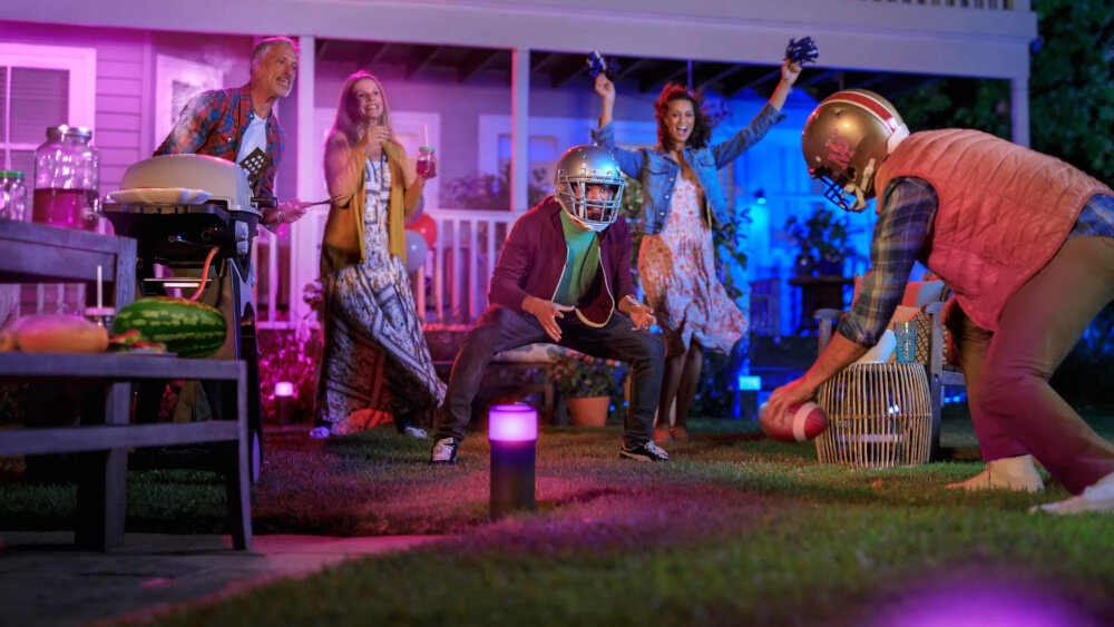 Lampa zewnętrzna PHILIPS HUE Calla 915005731801 915005731801 elegancka lampa ogrodowa jasna stylowa bezpieczenstwo komfort estetyka zasilanie sieciowe 50-60 Hz napiecie 220-240 V