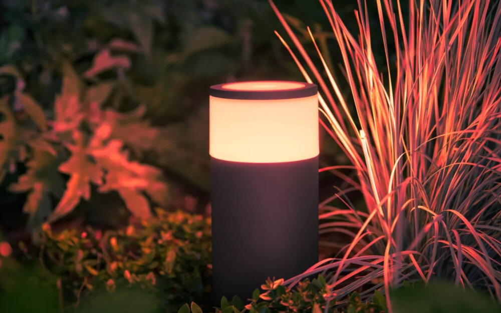 Lampa zewnętrzna PHILIPS HUE Calla 915005630301 technologia LED moc 8 W zywotnosc do 25000 godzin strumien swietlny 350 lm