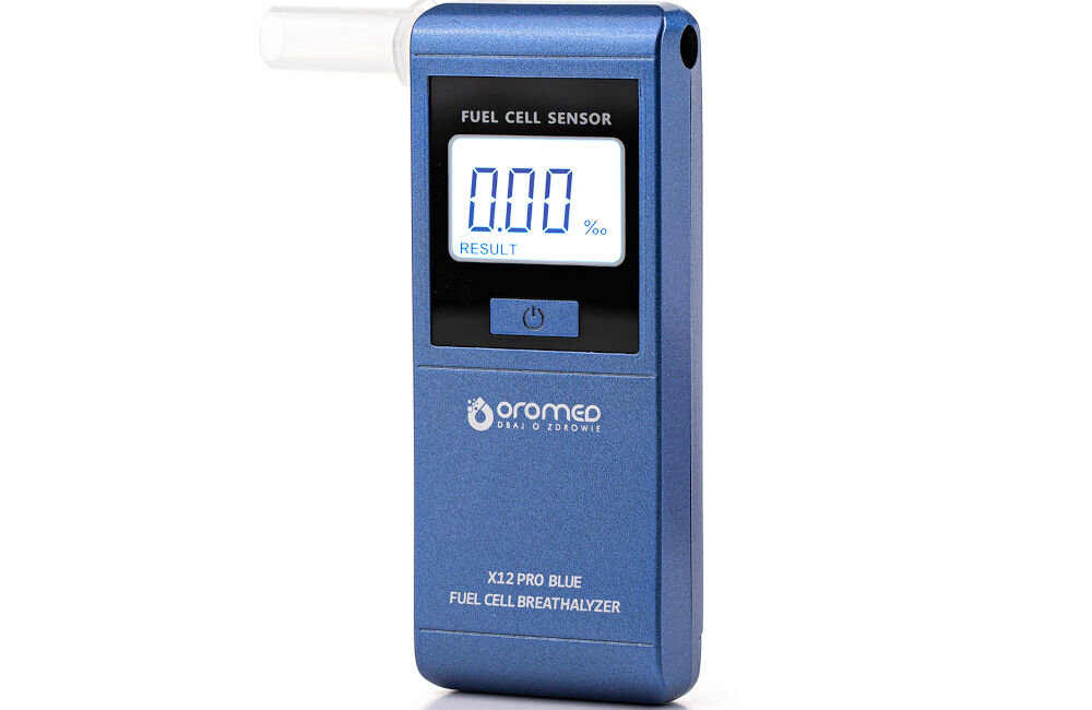 Alkomat ORO-MED X12 Pro Blue wyświetlacz LCD ułatwia odczyt wyników kompaktowe wymiary lekka waga wygodny w użyciu i przenoszeniu zasilany bateryjnie 2 baterie AAA długi czas pracy stabilność w różnych warunkach