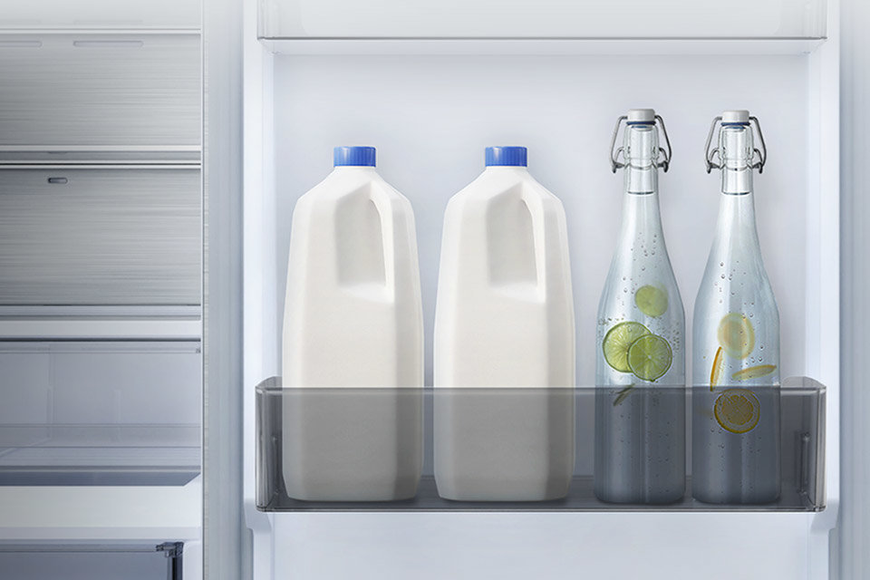 php1fs8j7 pojemniki na drzwiach