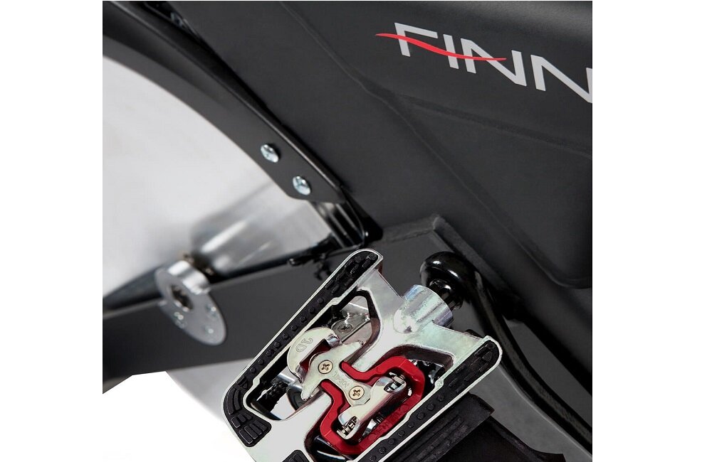 Rower spinningowy FINNLO Speedbike CRS3 Regulowane taśmy na pedałach