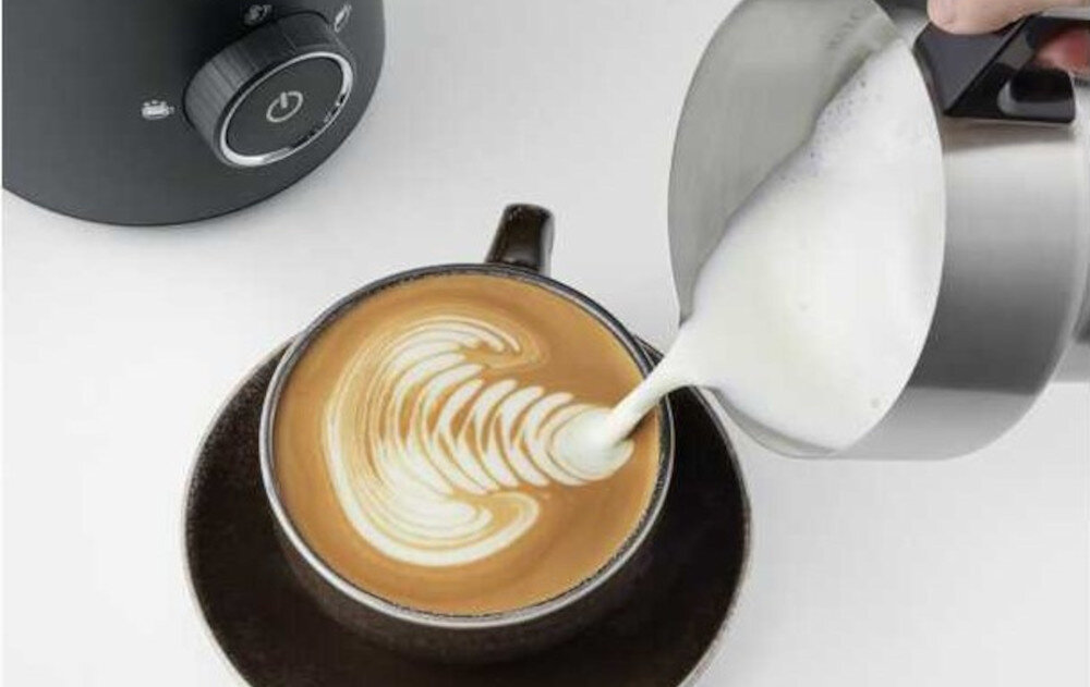 Spieniacz SEVERIN SM 3585 Precyzyjne nalewanie  wyprofilowany dzióbek  kontrola Pojemnik o pojemności 500 ml kilka porcji jednocześnie