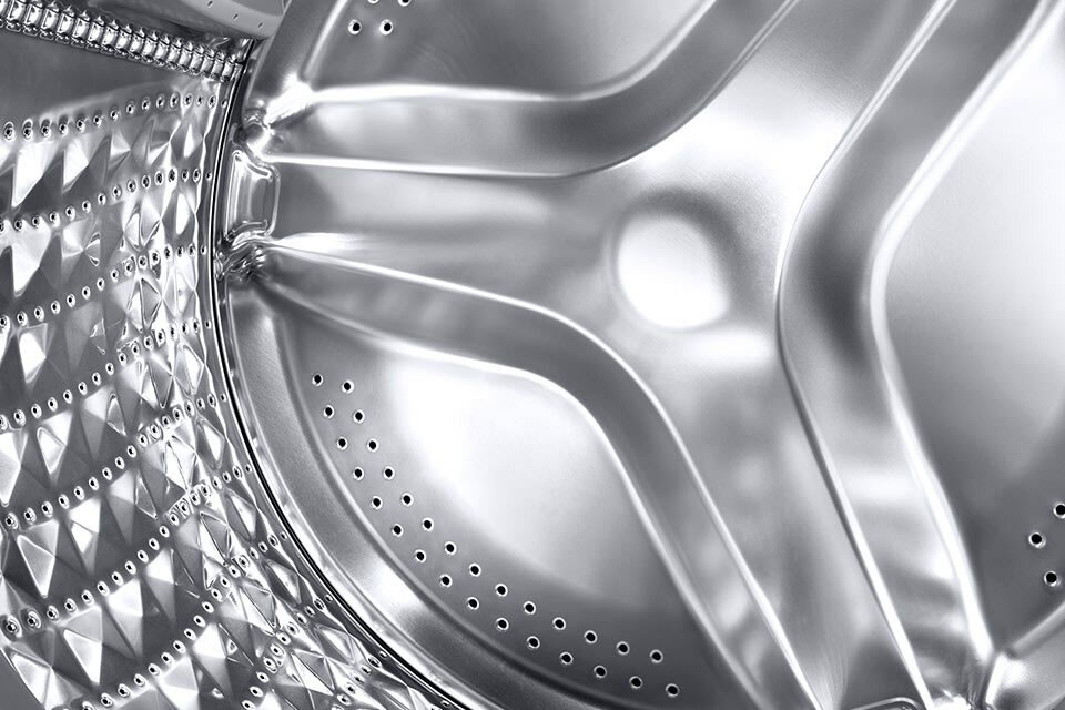 Wnętrze bębna zapobiega rozciąganiu ubrań Wnętrze bębna zapobiega rozciąganiu ubrań