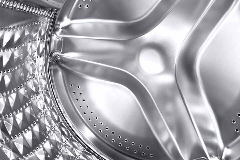 Wnętrze bębna zaprojektowane aby chronić tkaniny przed uszkodzeniem 