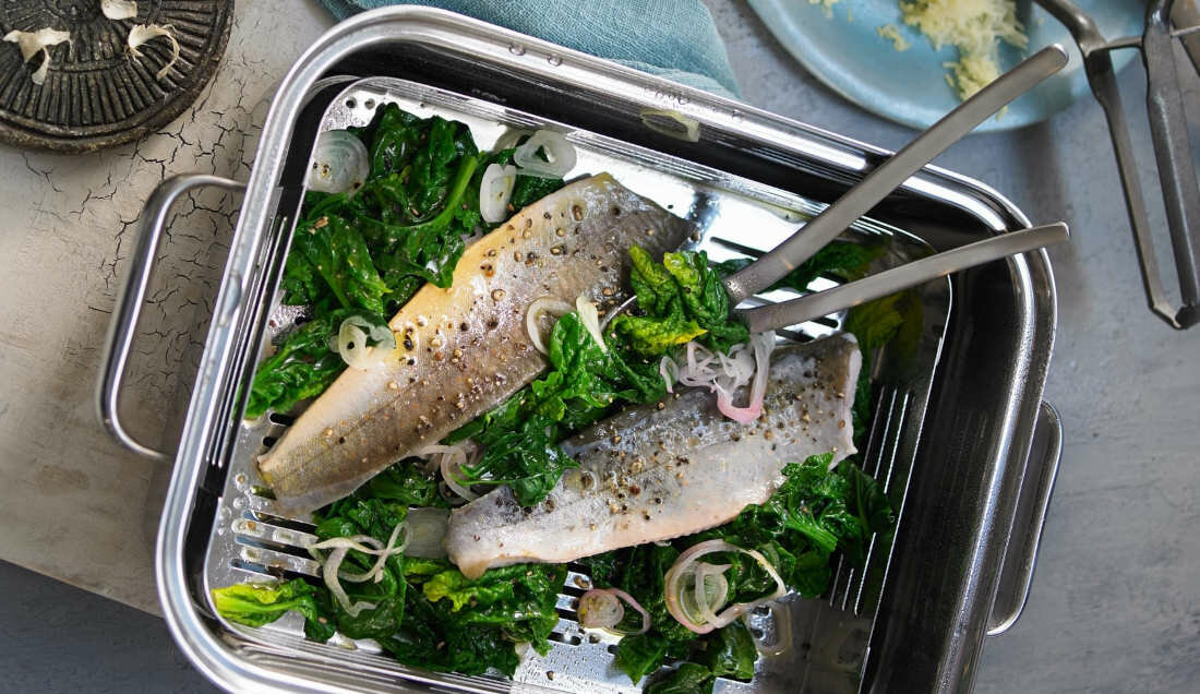 Brytfanna WMF Vitalis 41 x 27 cm wyprofilowany brzeg uzytkowanie mozliwosci mycia w zmywarce