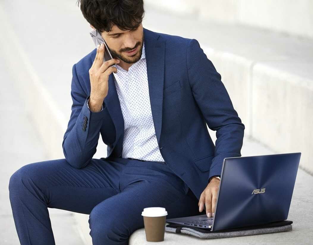 Laptop ASUS ZenBook 15 - HDMI