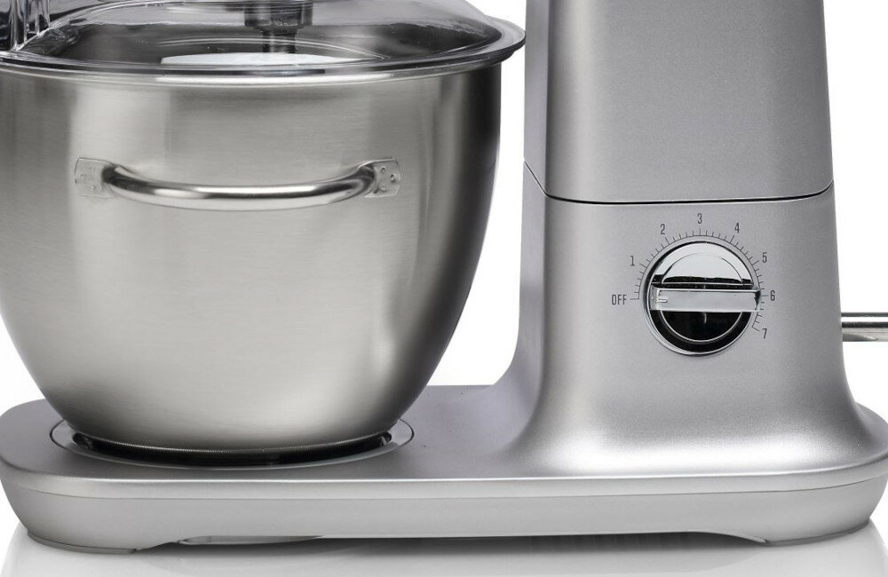 Robot kuchenny GORENJE MMC1000RLBK stabilnosc gumowe nozki