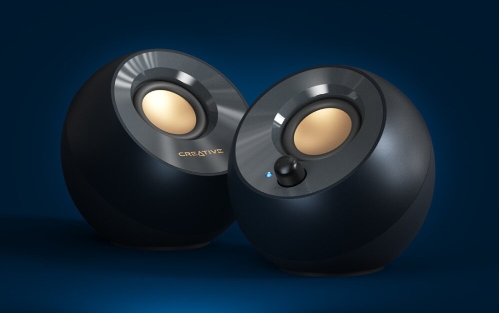 Głośniki CREATIVE Pebble V2 2.0, głośniki na niebieskim tle 