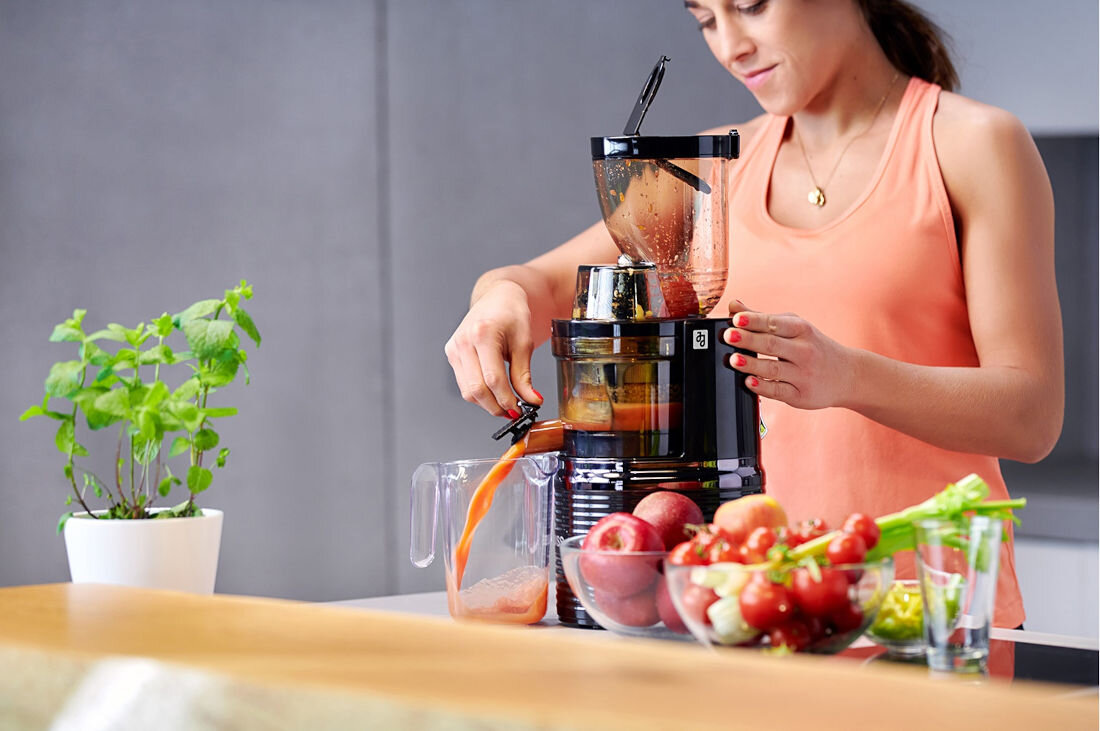 Wyciskarka wolnoobrotowa 4SWISS BM 202 x JJ Czarny pokrywa 2w1 dwa otwory wlotowe srednica