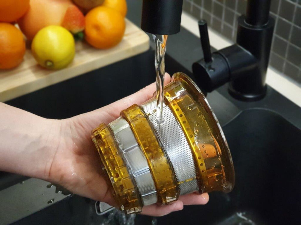 Wyciskarka wolnoobrotowa 4SWISS BM 202 x JJ Czarny gladka konsystencja system ECS szybkie czyszczenie