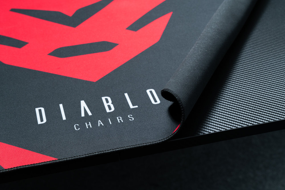 Biurko DIABLO CHAIRS X-MATE 1400 karbonowy blat podkładka softpad mate przeloty na kable