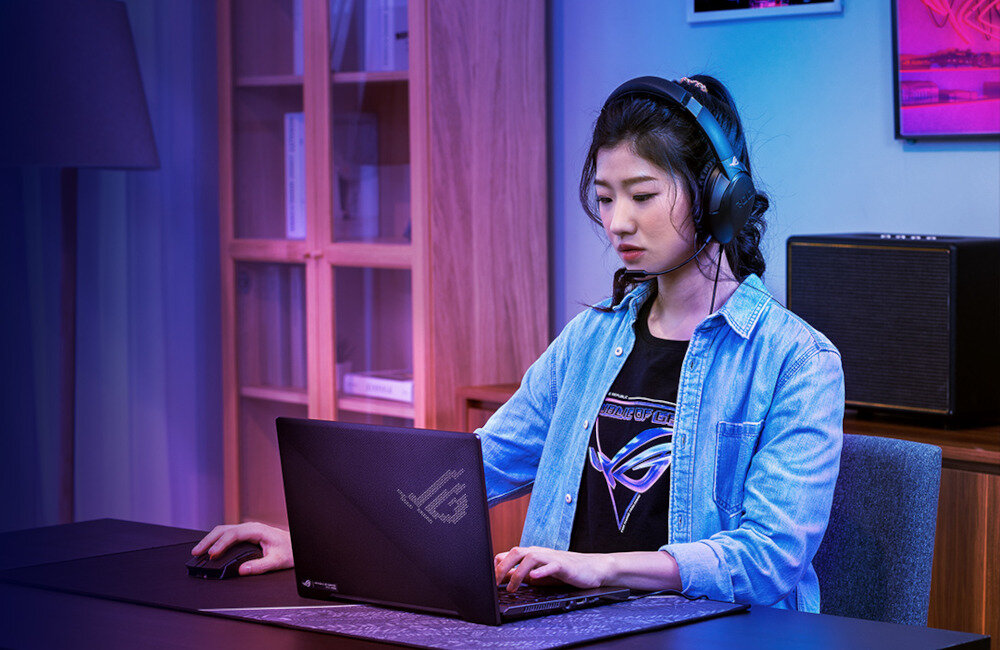 SŁUCHAWKI ASUS ROG STRIX GO CORE design