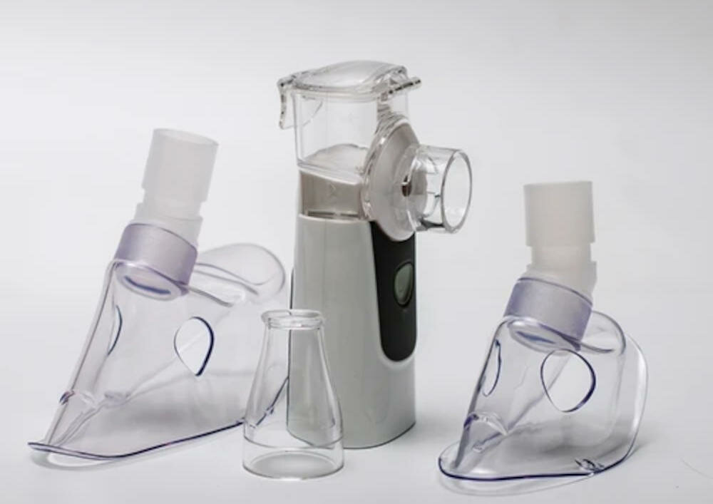 INNOGIO-GIO-600 nebulizator funkcjonalność łatwa obsługa cała rodzina bogate wyposażenie maseczki komfort wydajny system rozpylanie lek inhalacja bateria usb