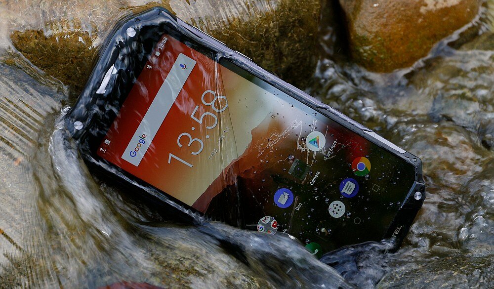 Smartfon OUKITEL WP2 aparat procesor bateria ekran ram pamięć pojemność rozdzielczość zestaw