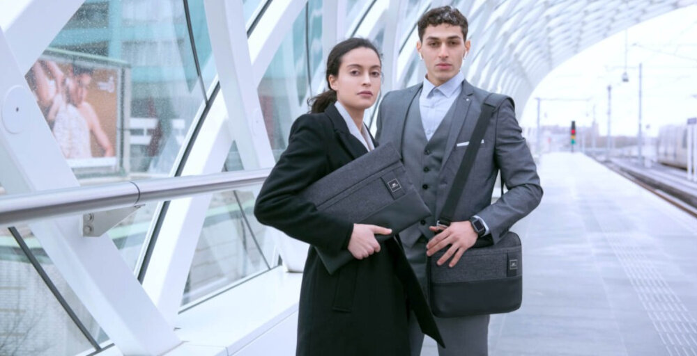 Etui na laptopa RIVACASE Lantau 8803 13.3 cali Khaki opis banner