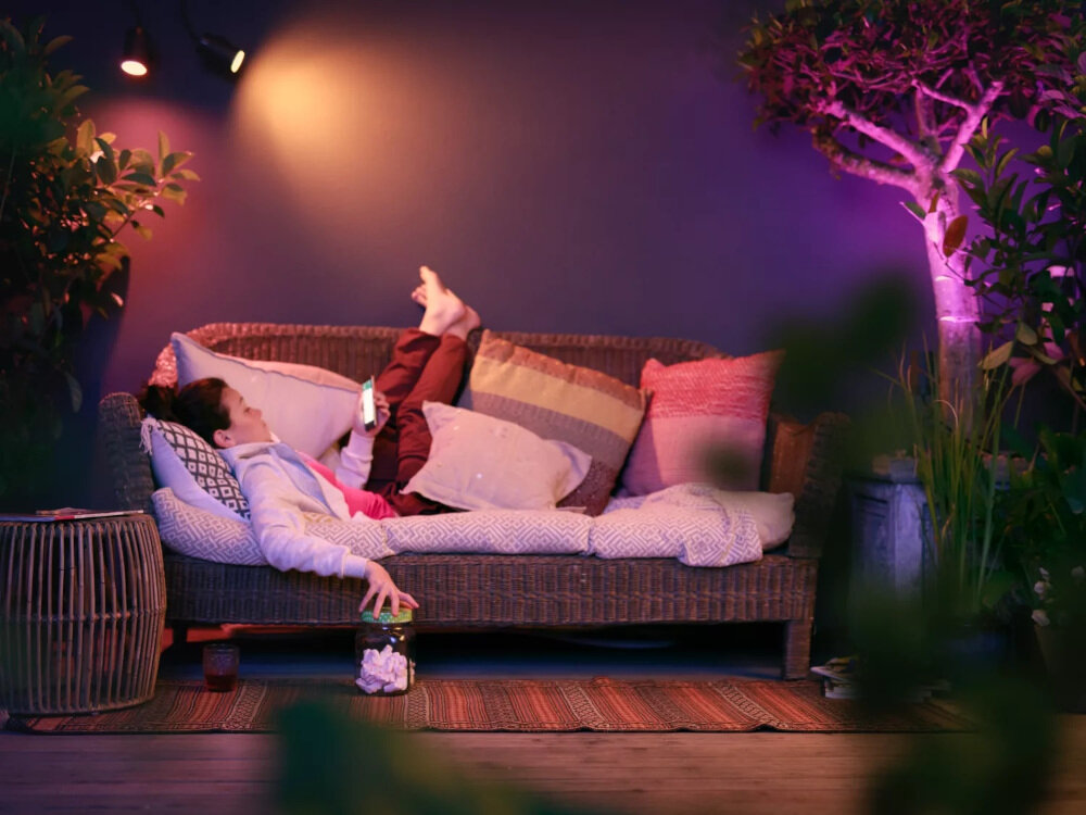 Reflektor punktowy PHILIPS HUE Lily 17414-30-P7 3 sztuki barwa swiatla 2000-6500 K 16 milionow kolorow rozne odcienie bieli