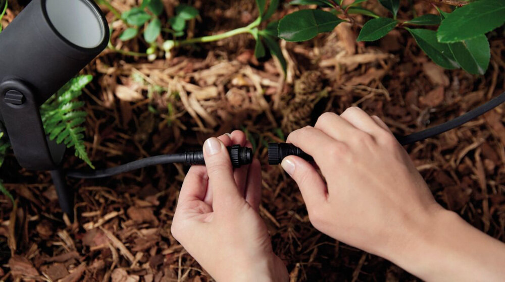 Zasilacz zewnętrzny PHILIPS HUE 915005922901 połączenie wiele różnego rodzaju świateł do 100W dwa kable do 30 metrów