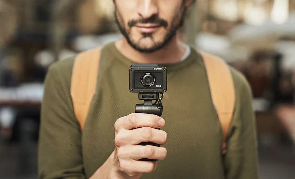 Kamera sportowa SONY RX0 II sport montaż nagrywanie stabilizacja montaż edycja filtry ostrość śledzenie tryby bateria akumulator zasilanie ładowanie rozdzielczość filmy obudowa odporność wielkość łączność sterowanie