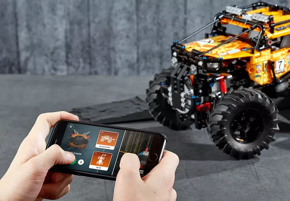 LEGO Technic Zdalnie sterowany pojazd terenowy