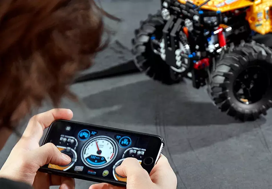 LEGO Technic Zdalnie sterowany pojazd terenowy