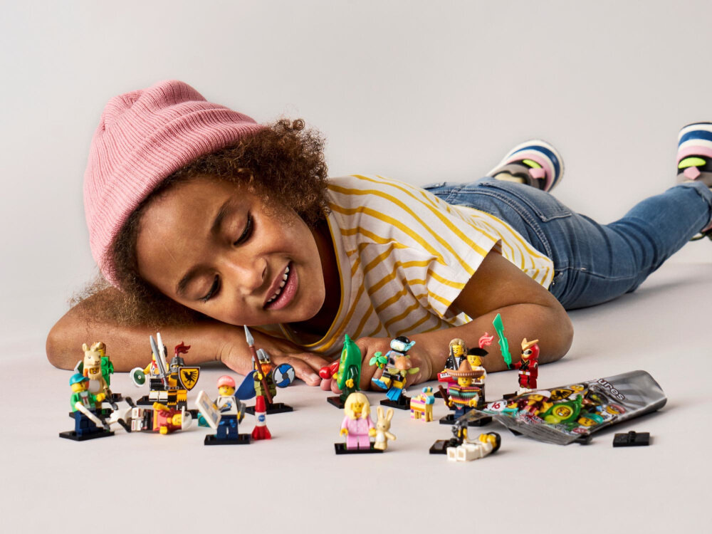 LEGO Minifigures Seria 20 71027 jedna losowa figurka spośród 12 kolekcjonerskich figurek klocki poddawane są specjalistycznym testom odporne na uszkodzenia mechaniczne