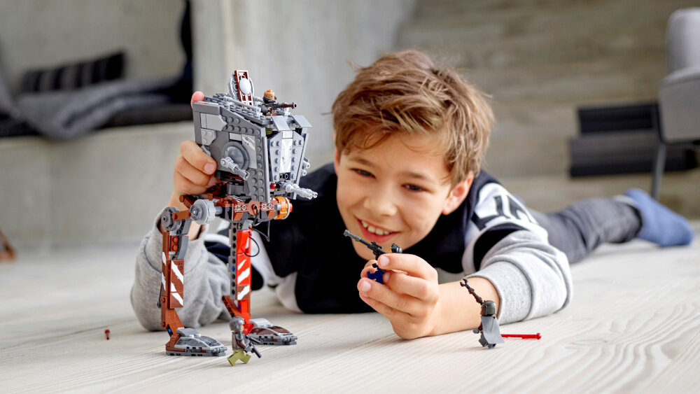 LEGO Star Wars Szturmowa maszyna kroczaca AT-ST - pomysł na prezent