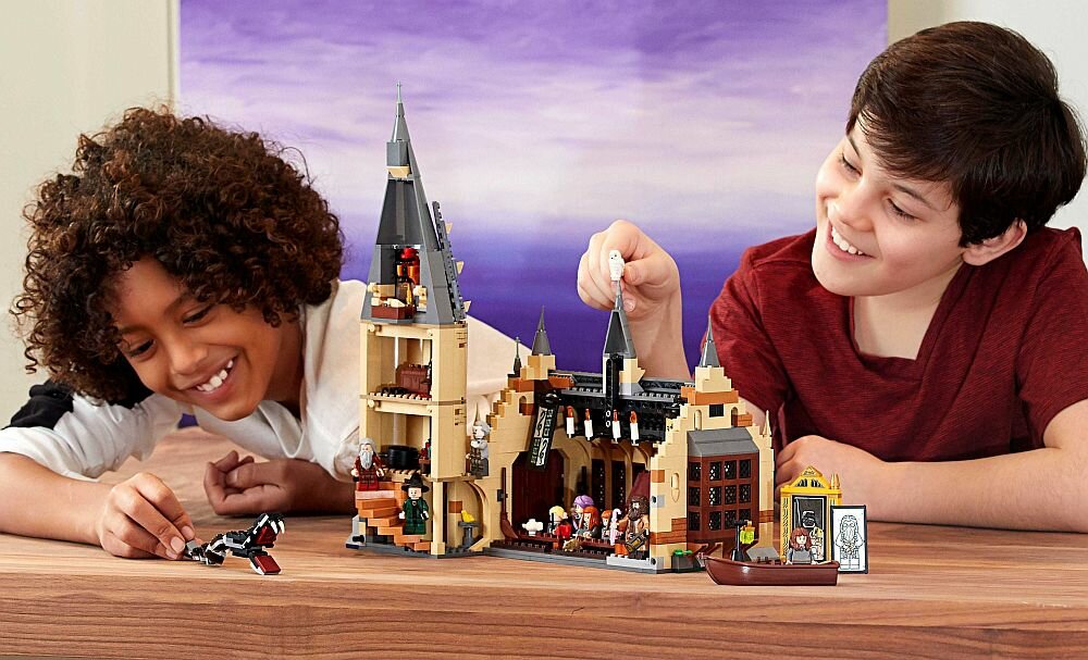 LEGO Harry Potter Wielka Sala w Hogwarcie 75954 - Kreatywna zabawa