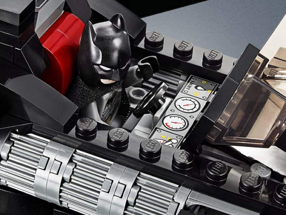 LEGO Batman Batmobile: w pogoni za Jokerem 76119 wymiary
